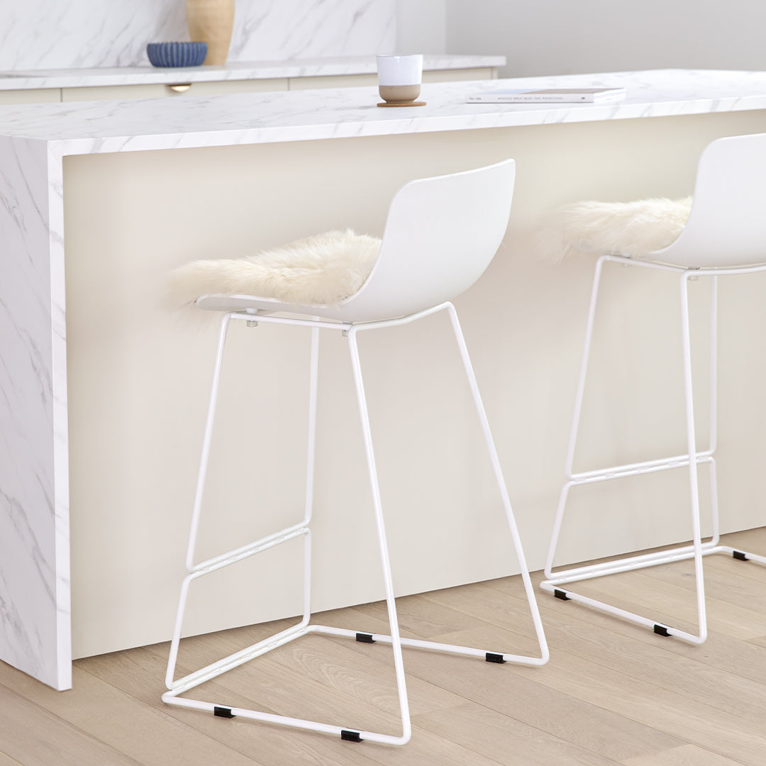 Chaise de salle à manger en plastique moulé noir