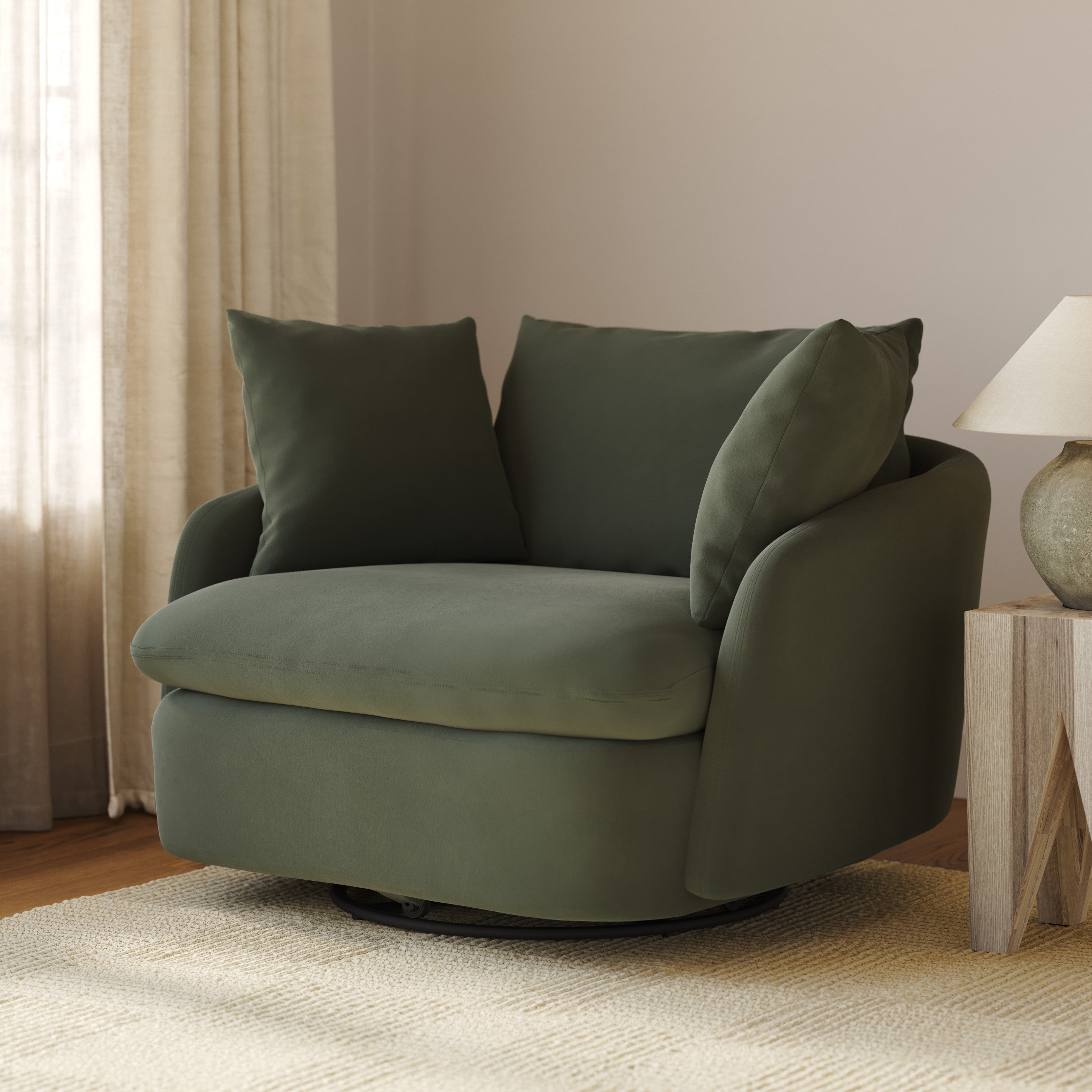 Fauteuil pivotant contemporain en velours rouille brûlé avec cadre à blocs d'angle pour le salon