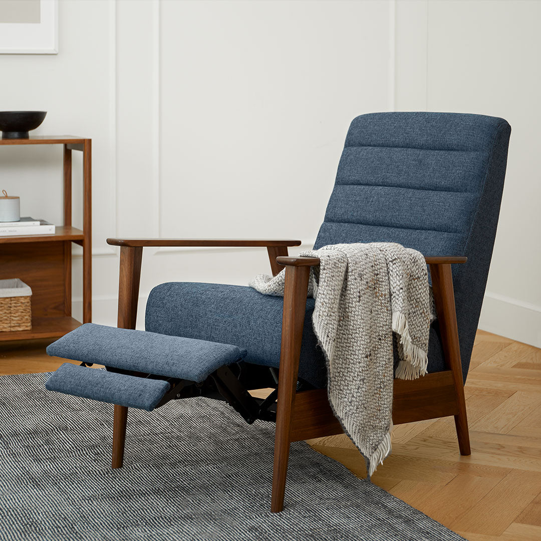 Fauteuil inclinable en noyer massif de style Mid-Century avec mécanisme à pousser en 3 points pour le salon