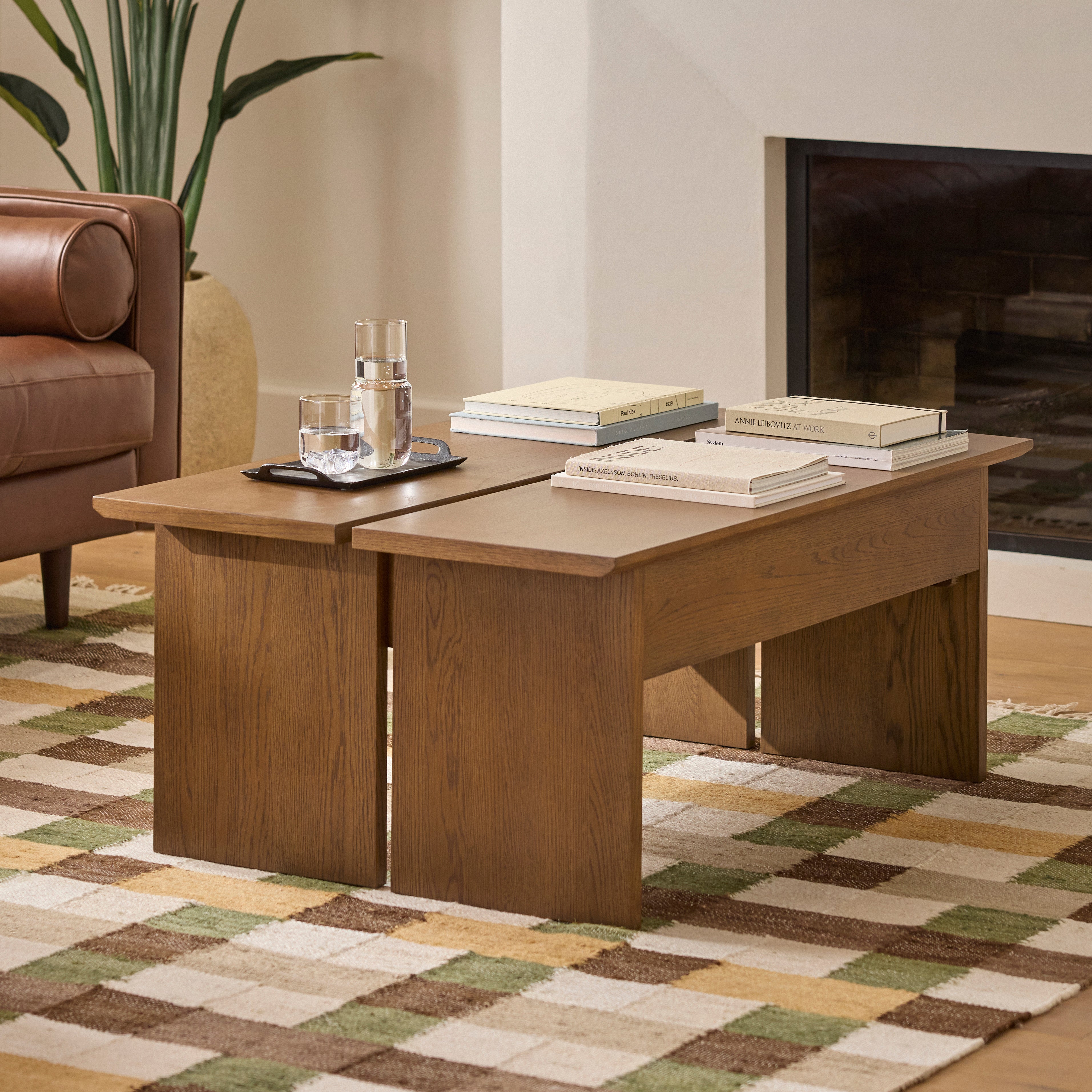 Table basse chêne fumé côtier avec plateau relevable, rangement et bureau convertible pour salon
